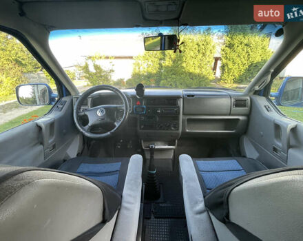 Синий Фольксваген Transporter, объемом двигателя 2.46 л и пробегом 570 тыс. км за 8400 $, фото 5 на Automoto.ua