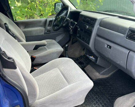 Синій Фольксваген Transporter, об'ємом двигуна 2.5 л та пробігом 450 тис. км за 7000 $, фото 1 на Automoto.ua