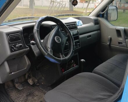 Синий Фольксваген Transporter, объемом двигателя 2.5 л и пробегом 399 тыс. км за 6185 $, фото 2 на Automoto.ua