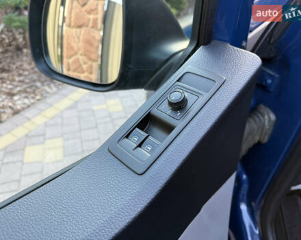 Синій Фольксваген Transporter, об'ємом двигуна 2 л та пробігом 199 тис. км за 19571 $, фото 17 на Automoto.ua