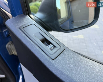 Синій Фольксваген Transporter, об'ємом двигуна 2 л та пробігом 199 тис. км за 19571 $, фото 44 на Automoto.ua