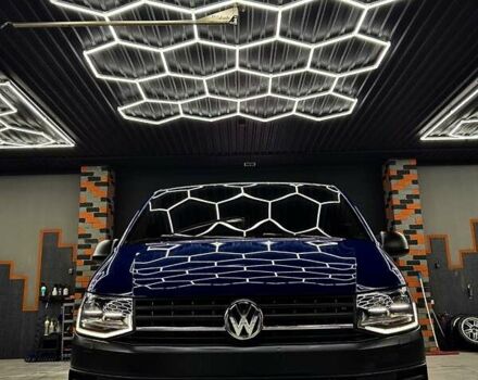 Синий Фольксваген Transporter, объемом двигателя 2 л и пробегом 230 тыс. км за 27500 $, фото 2 на Automoto.ua