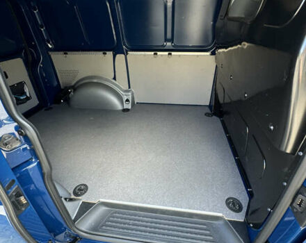 Синий Фольксваген Transporter, объемом двигателя 1.97 л и пробегом 110 тыс. км за 25000 $, фото 4 на Automoto.ua