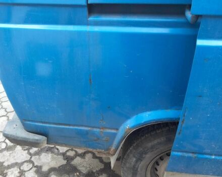 Синій Фольксваген Transporter, об'ємом двигуна 1.9 л та пробігом 350 тис. км за 1600 $, фото 5 на Automoto.ua