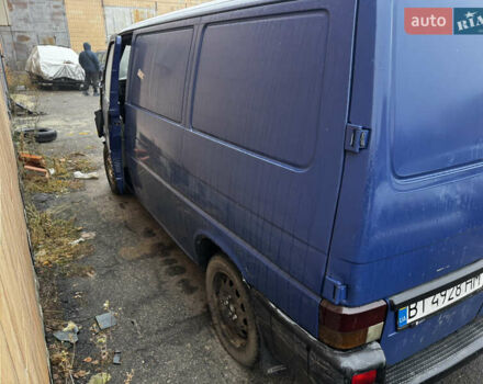 Синий Фольксваген Transporter, объемом двигателя 2.37 л и пробегом 500 тыс. км за 2500 $, фото 3 на Automoto.ua