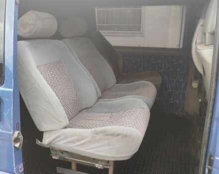 Синій Фольксваген Transporter, об'ємом двигуна 0 л та пробігом 380 тис. км за 5300 $, фото 4 на Automoto.ua