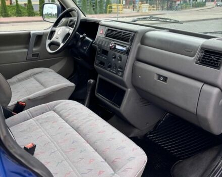 Синий Фольксваген Transporter, объемом двигателя 2.5 л и пробегом 230 тыс. км за 2650 $, фото 7 на Automoto.ua