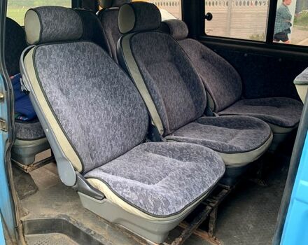 Синий Фольксваген Transporter, объемом двигателя 1.9 л и пробегом 400 тыс. км за 3000 $, фото 4 на Automoto.ua