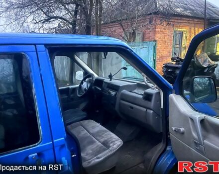 Синий Фольксваген Transporter, объемом двигателя 2.5 л и пробегом 200 тыс. км за 3800 $, фото 4 на Automoto.ua