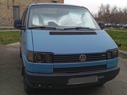 Синий Фольксваген Transporter, объемом двигателя 1.9 л и пробегом 500 тыс. км за 2900 $, фото 1 на Automoto.ua