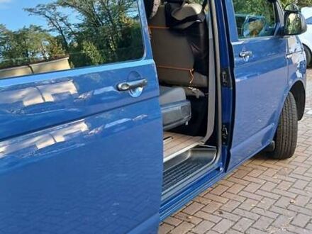 Синий Фольксваген Transporter, объемом двигателя 2 л и пробегом 218 тыс. км за 25500 $, фото 1 на Automoto.ua