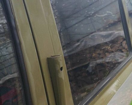 Зеленый Фольксваген Transporter, объемом двигателя 1.6 л и пробегом 370 тыс. км за 2150 $, фото 8 на Automoto.ua