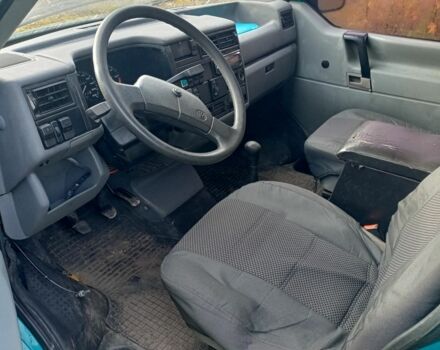 Зеленый Фольксваген Transporter, объемом двигателя 2 л и пробегом 526 тыс. км за 2650 $, фото 2 на Automoto.ua