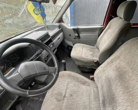 Зелений Фольксваген Transporter, об'ємом двигуна 2.4 л та пробігом 400 тис. км за 1300 $, фото 3 на Automoto.ua