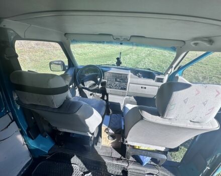 Зелений Фольксваген Transporter, об'ємом двигуна 0 л та пробігом 300 тис. км за 3200 $, фото 8 на Automoto.ua
