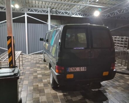 Зеленый Фольксваген Transporter, объемом двигателя 2.4 л и пробегом 300 тыс. км за 2400 $, фото 2 на Automoto.ua