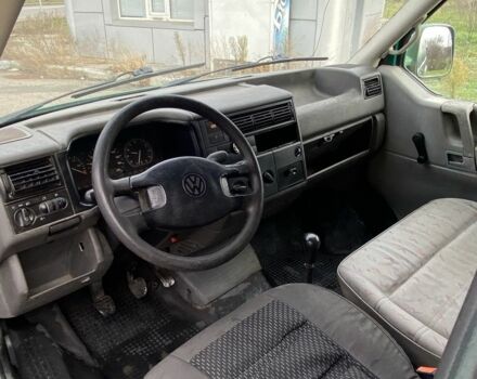 Зелений Фольксваген Transporter, об'ємом двигуна 2.4 л та пробігом 280 тис. км за 1543 $, фото 9 на Automoto.ua