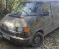 Зелений Фольксваген Transporter, об'ємом двигуна 0 л та пробігом 300 тис. км за 2879 $, фото 1 на Automoto.ua