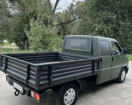 Зелений Фольксваген Transporter, об'ємом двигуна 2.4 л та пробігом 308 тис. км за 2750 $, фото 4 на Automoto.ua
