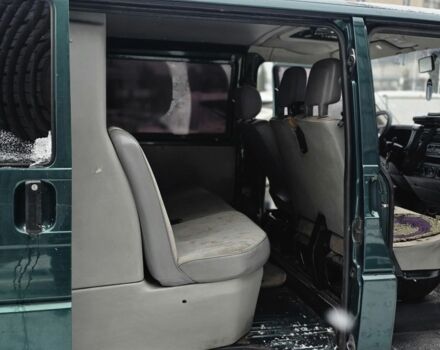 Зеленый Фольксваген Transporter, объемом двигателя 2.5 л и пробегом 340 тыс. км за 2750 $, фото 13 на Automoto.ua