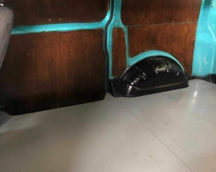 Зеленый Фольксваген Transporter, объемом двигателя 1.9 л и пробегом 310 тыс. км за 4500 $, фото 5 на Automoto.ua