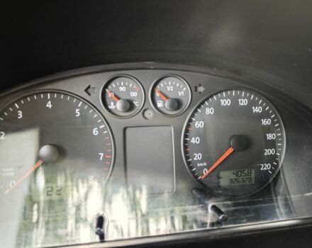 Зелений Фольксваген Transporter, об'ємом двигуна 2 л та пробігом 328 тис. км за 8500 $, фото 2 на Automoto.ua