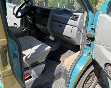 Зелений Фольксваген Transporter, об'ємом двигуна 1.97 л та пробігом 329 тис. км за 2366 $, фото 4 на Automoto.ua