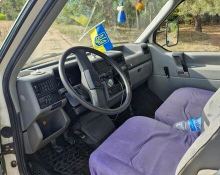 Зеленый Фольксваген Transporter, объемом двигателя 1.9 л и пробегом 331 тыс. км за 3200 $, фото 9 на Automoto.ua