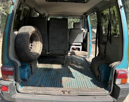 Зелений Фольксваген Transporter, об'ємом двигуна 1.97 л та пробігом 329 тис. км за 2366 $, фото 6 на Automoto.ua