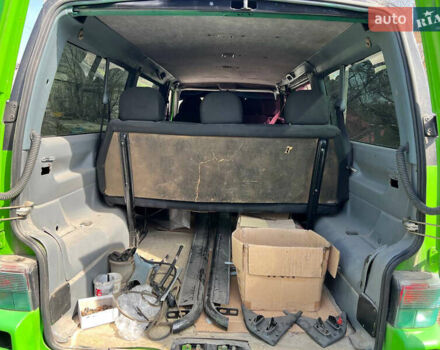 Зелений Фольксваген Transporter, об'ємом двигуна 2.4 л та пробігом 340 тис. км за 4300 $, фото 10 на Automoto.ua