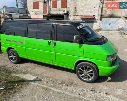 Зелений Фольксваген Transporter, об'ємом двигуна 2.4 л та пробігом 340 тис. км за 4300 $, фото 1 на Automoto.ua