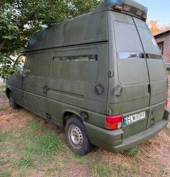 Зелений Фольксваген Transporter, об'ємом двигуна 2.4 л та пробігом 324 тис. км за 3800 $, фото 3 на Automoto.ua