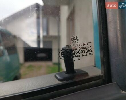 Зелений Фольксваген Transporter, об'ємом двигуна 1.9 л та пробігом 350 тис. км за 5600 $, фото 12 на Automoto.ua