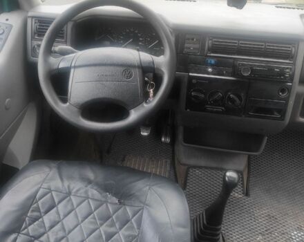 Зеленый Фольксваген Transporter, объемом двигателя 0 л и пробегом 370 тыс. км за 2300 $, фото 4 на Automoto.ua