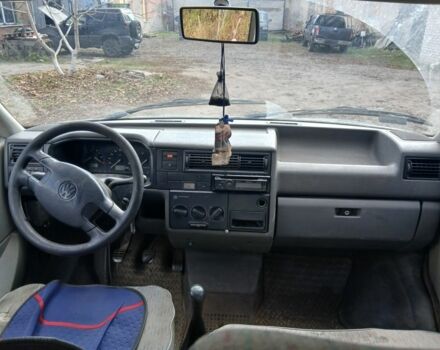 Зелений Фольксваген Transporter, об'ємом двигуна 2.4 л та пробігом 260 тис. км за 3500 $, фото 3 на Automoto.ua