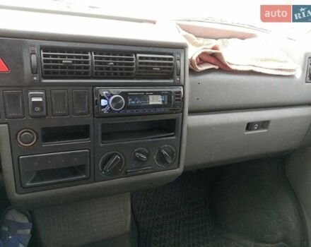 Зелений Фольксваген Transporter, об'ємом двигуна 1.9 л та пробігом 320 тис. км за 6800 $, фото 8 на Automoto.ua