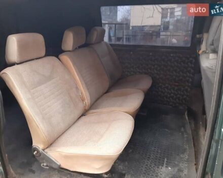 Зелений Фольксваген Transporter, об'ємом двигуна 2.4 л та пробігом 445 тис. км за 5500 $, фото 4 на Automoto.ua