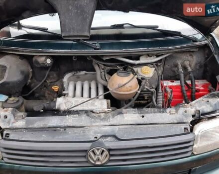 Зелений Фольксваген Transporter, об'ємом двигуна 2.4 л та пробігом 445 тис. км за 5500 $, фото 7 на Automoto.ua