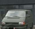 Зеленый Фольксваген Transporter, объемом двигателя 2.5 л и пробегом 280 тыс. км за 6000 $, фото 1 на Automoto.ua