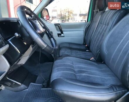 Зеленый Фольксваген Transporter, объемом двигателя 2.46 л и пробегом 560 тыс. км за 5800 $, фото 2 на Automoto.ua