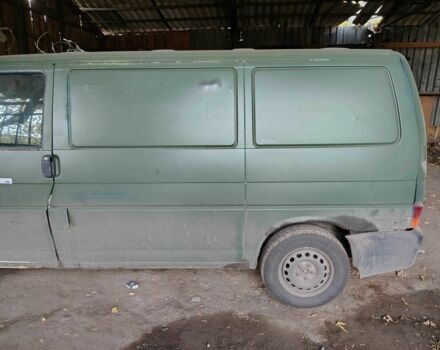 Зеленый Фольксваген Transporter, объемом двигателя 2.4 л и пробегом 350 тыс. км за 2000 $, фото 2 на Automoto.ua