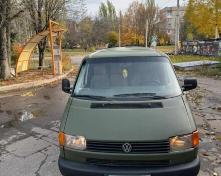 Зелений Фольксваген Transporter, об'ємом двигуна 2.5 л та пробігом 400 тис. км за 2000 $, фото 1 на Automoto.ua