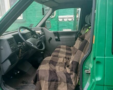 Зеленый Фольксваген Transporter, объемом двигателя 1 л и пробегом 1000 тыс. км за 2350 $, фото 5 на Automoto.ua