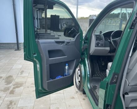 Зеленый Фольксваген Transporter, объемом двигателя 2 л и пробегом 331 тыс. км за 15100 $, фото 3 на Automoto.ua