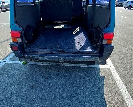 Фольксваген Transporter 1995 в Киеве на Automoto.ua Зеленый Фольксваген Transporter, объемом двигателя 2.4 л и пробегом 560 тыс. км за 3000 $, фото 6 на Automoto.ua