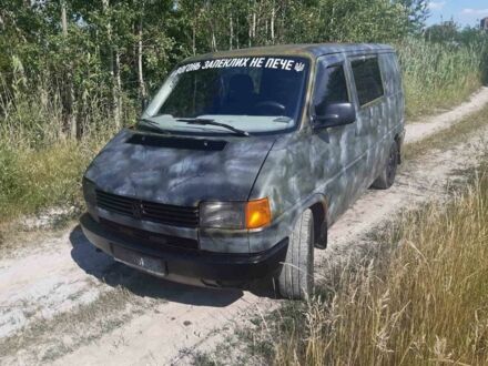 Зеленый Фольксваген Transporter, объемом двигателя 2.4 л и пробегом 360 тыс. км за 2800 $, фото 1 на Automoto.ua