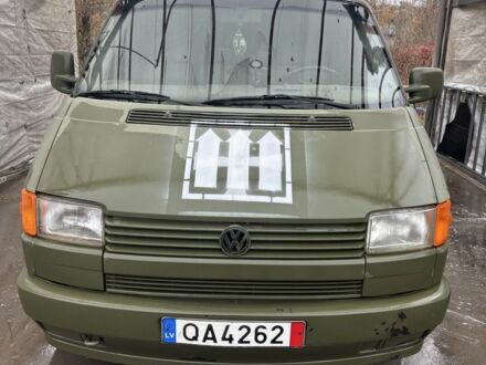 Зеленый Фольксваген Transporter, объемом двигателя 2.4 л и пробегом 317 тыс. км за 2621 $, фото 1 на Automoto.ua