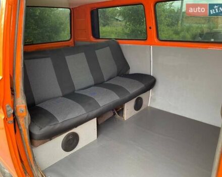 Оранжевый Фольксваген Transporter, объемом двигателя 1.9 л и пробегом 180 тыс. км за 4000 $, фото 12 на Automoto.ua