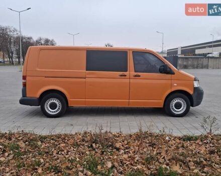 Оранжевый Фольксваген Transporter, объемом двигателя 2.5 л и пробегом 355 тыс. км за 7500 $, фото 5 на Automoto.ua