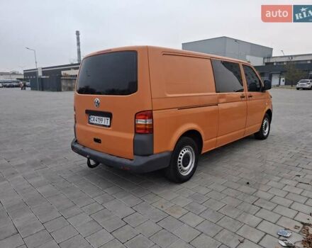 Оранжевый Фольксваген Transporter, объемом двигателя 2.5 л и пробегом 355 тыс. км за 7500 $, фото 4 на Automoto.ua